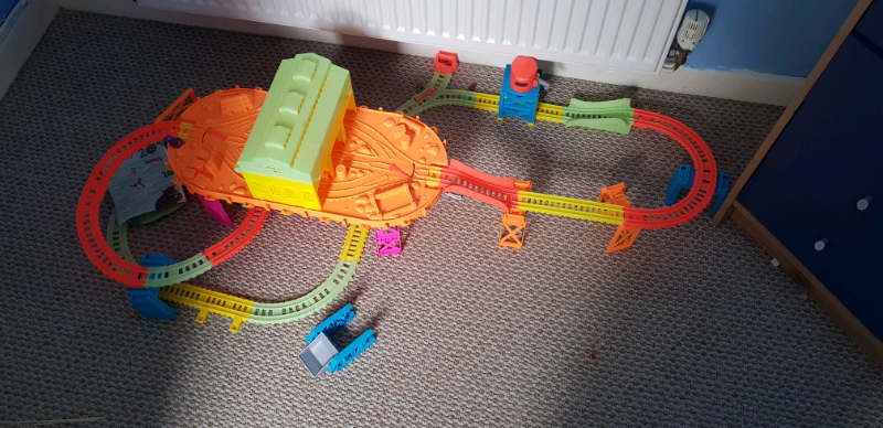 thomas & friends trackmaster hyper glow station instructions
